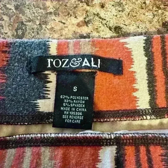 Roz & Ali A-Line Maxi Skirt. Small. Pull on. Aztec Pattern. EUC - Picture 5 of 9
